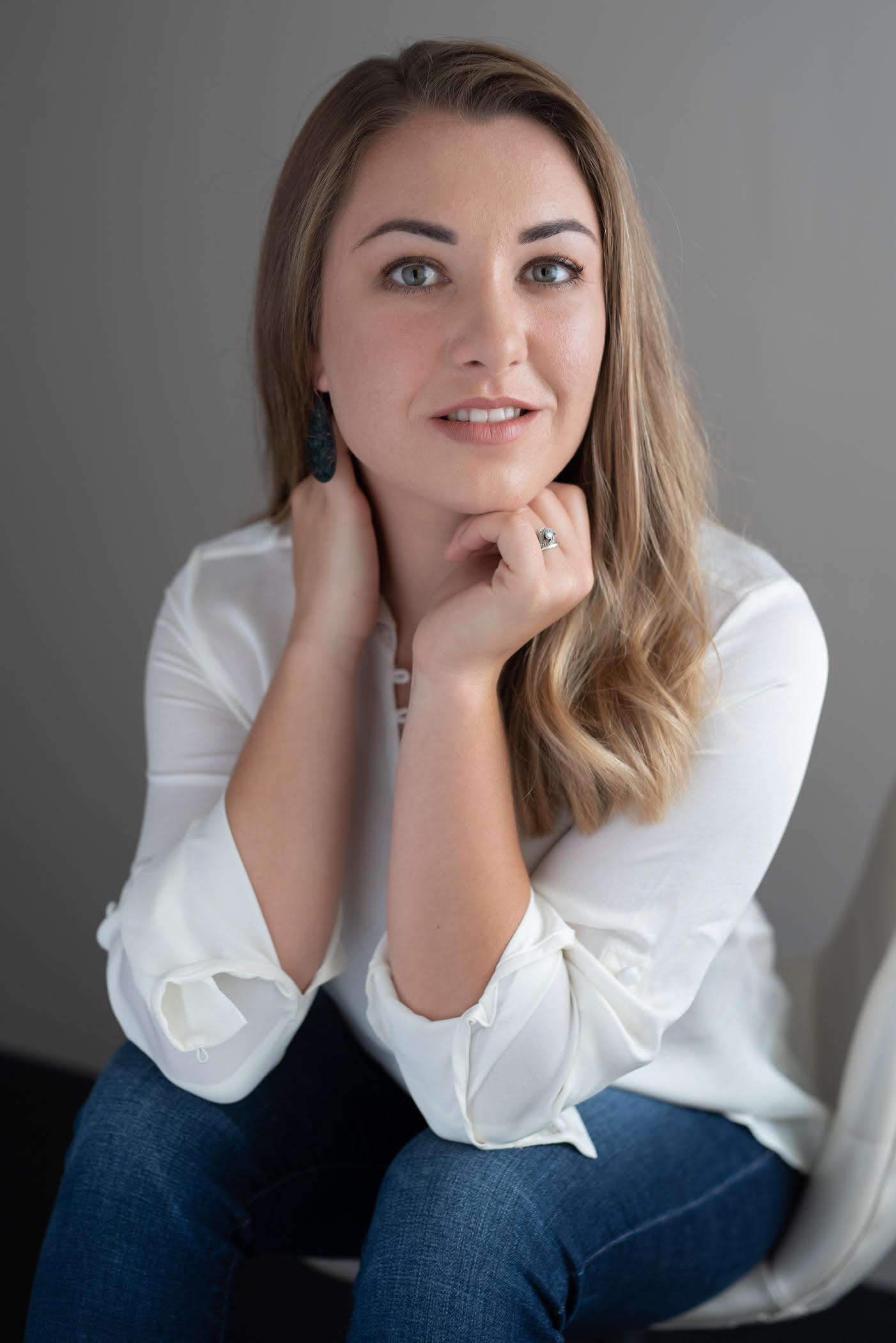 Spotlight on Nicole Persun – Award Winning and Bestselling Author and Creative Writing Instructor