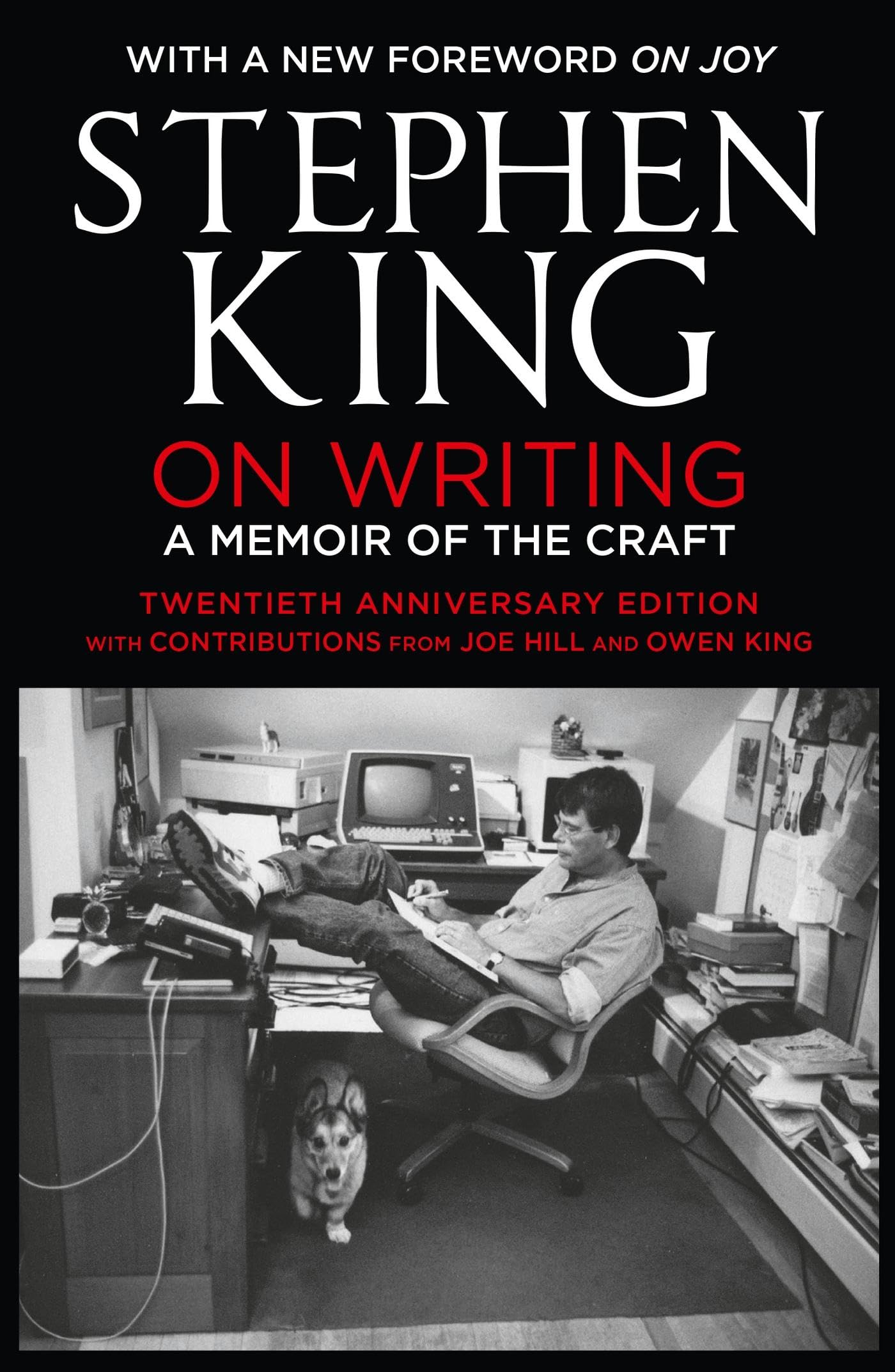 Stephen King, On writing, book, man, desk, chair