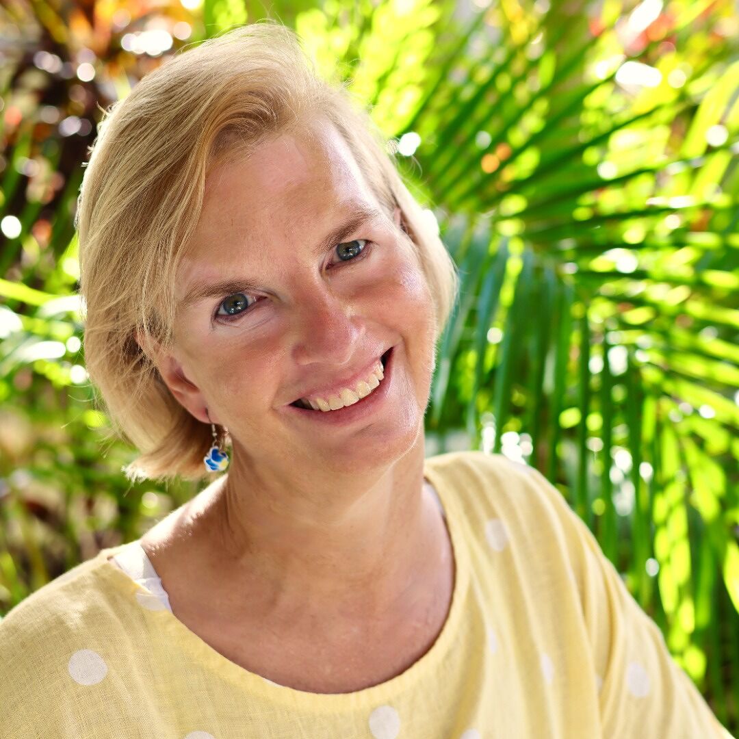 Woman, palm, yellow, smile, blonde, Ruth Amanda