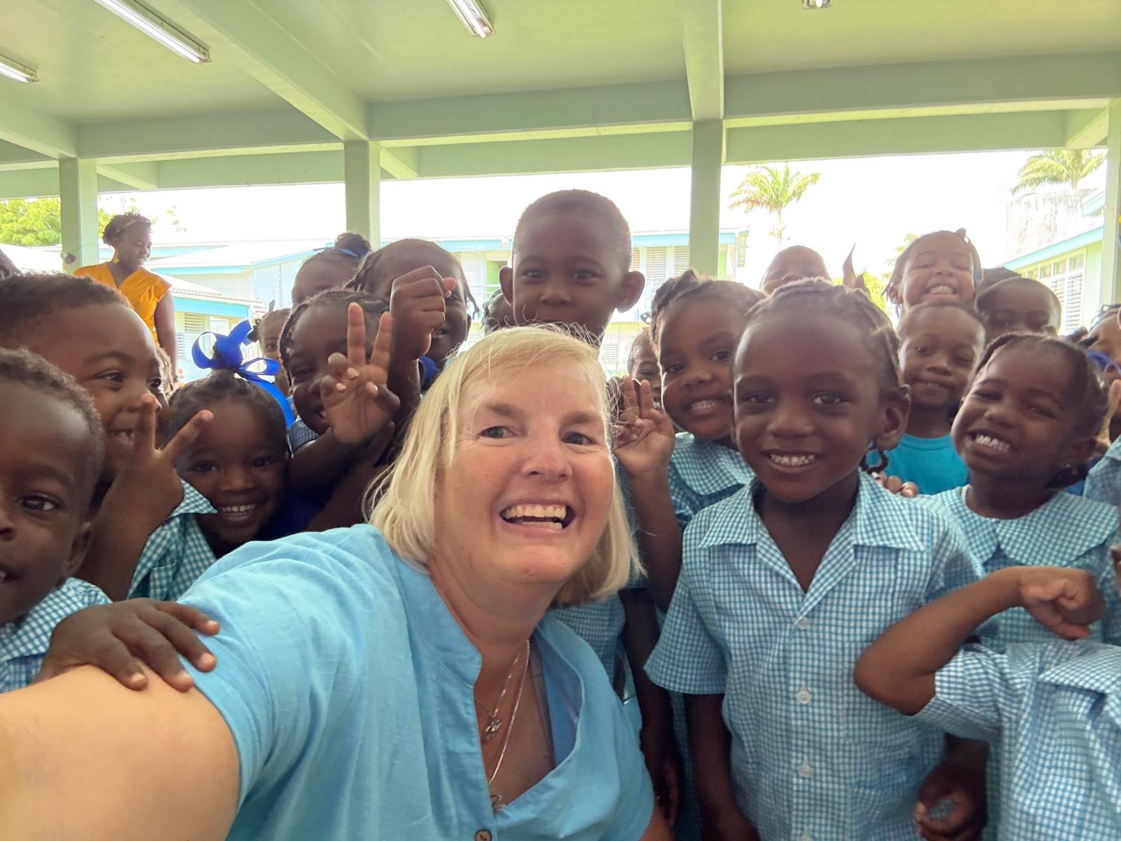 Kids, woman, blonde, window